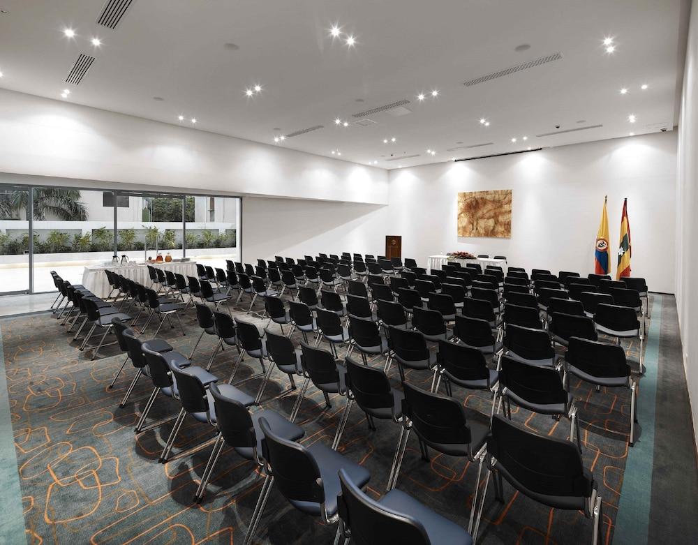 Estelar Alto Prado Barranquilla  Exterior foto The conference room of the German National Academy of Sciences Leopoldina