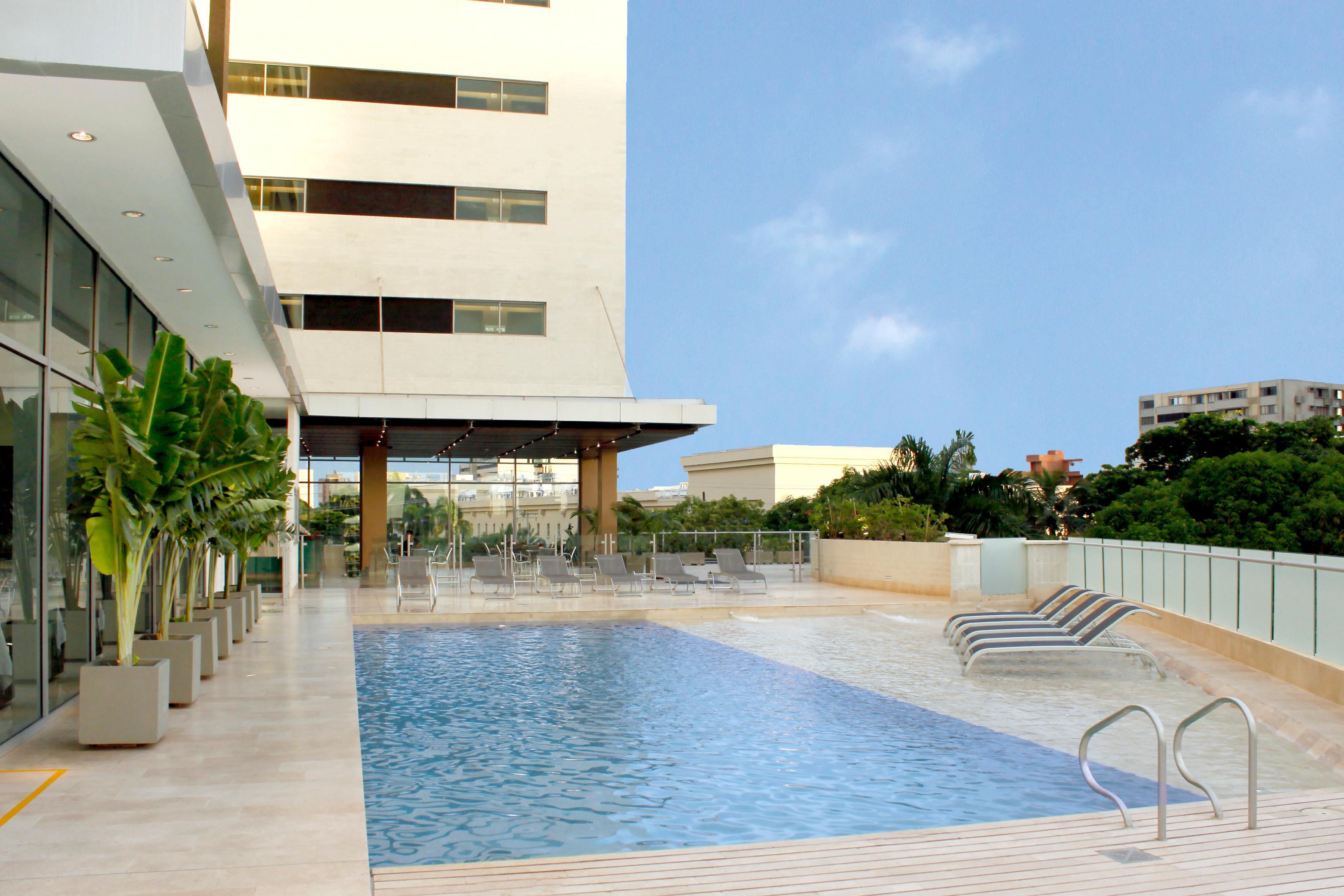 Estelar Alto Prado Barranquilla  Exterior foto The pool at the rooftop