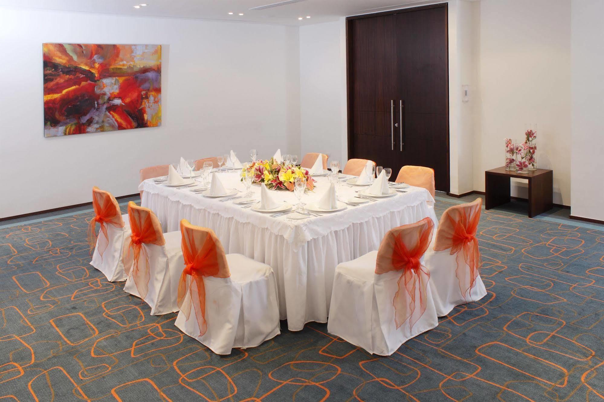 Estelar Alto Prado Barranquilla  Exterior foto A table set for a formal dinner